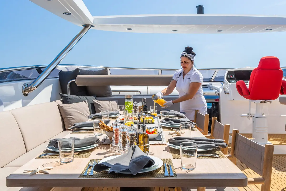 Sanlorenzo 112, salon — Sardinia Lux Yachts, Sardegna. Sanlorenzo 112 — 34m