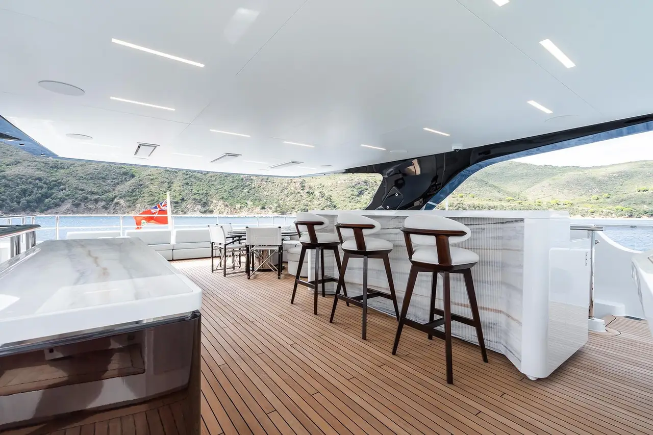 M, salon — Sardinia Lux Yachts, Sardegna. M — 47m