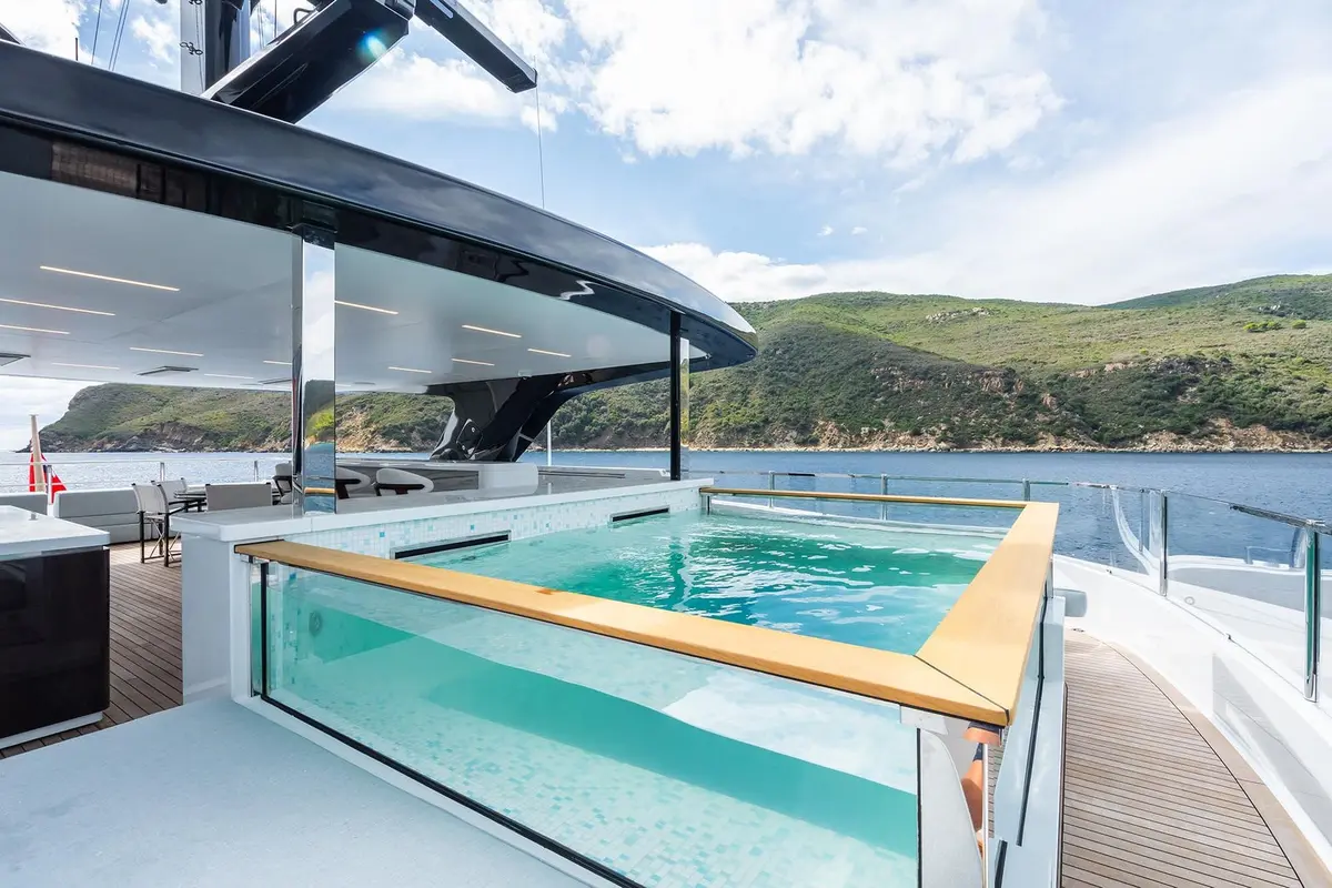 M, master cabin — Sardinia Lux Yachts, Sardinia. M — 47m