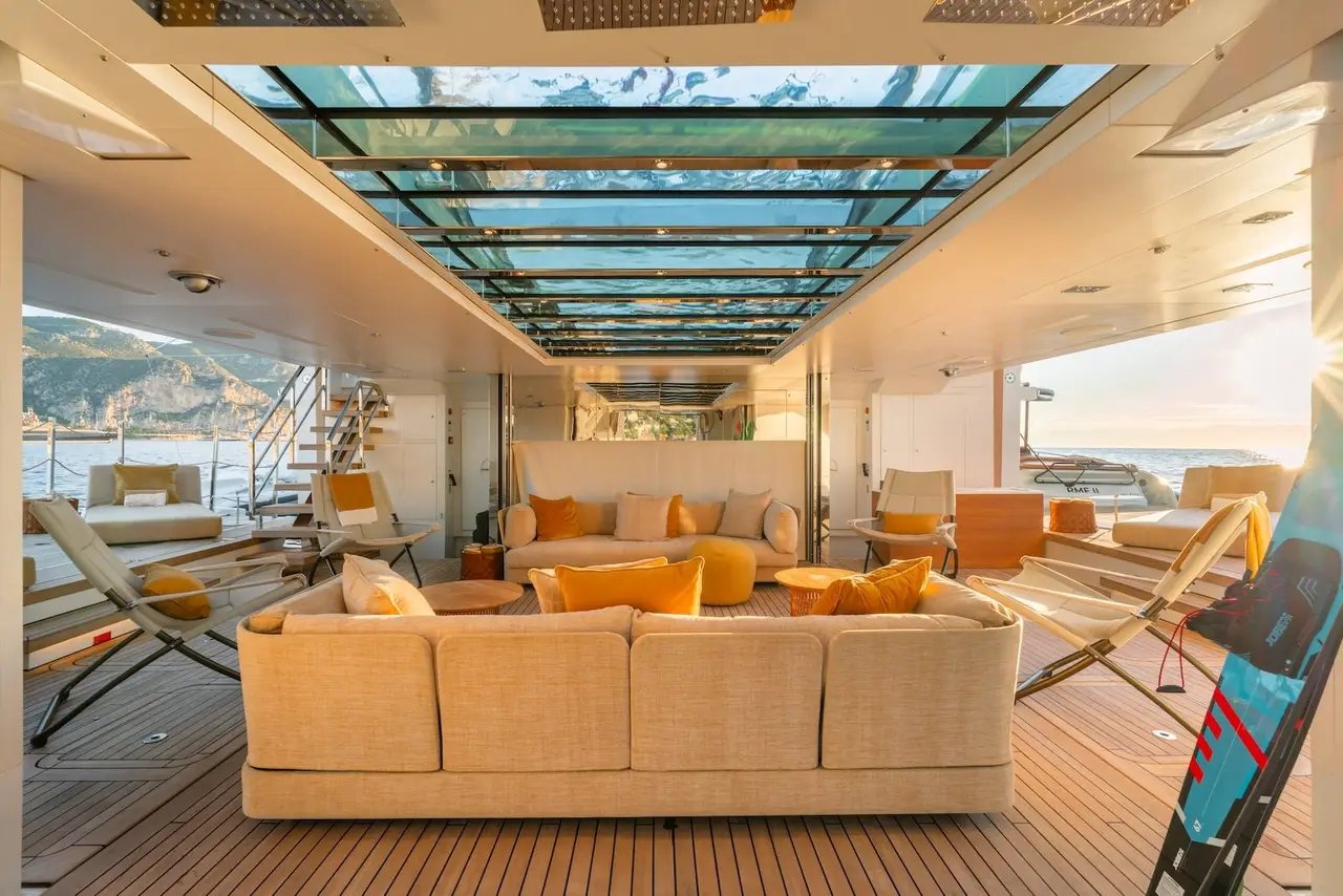 RMF, cabina principale — Sardinia Lux Yachts, Sardegna. Un ponte di 52 metri per dieci ospiti