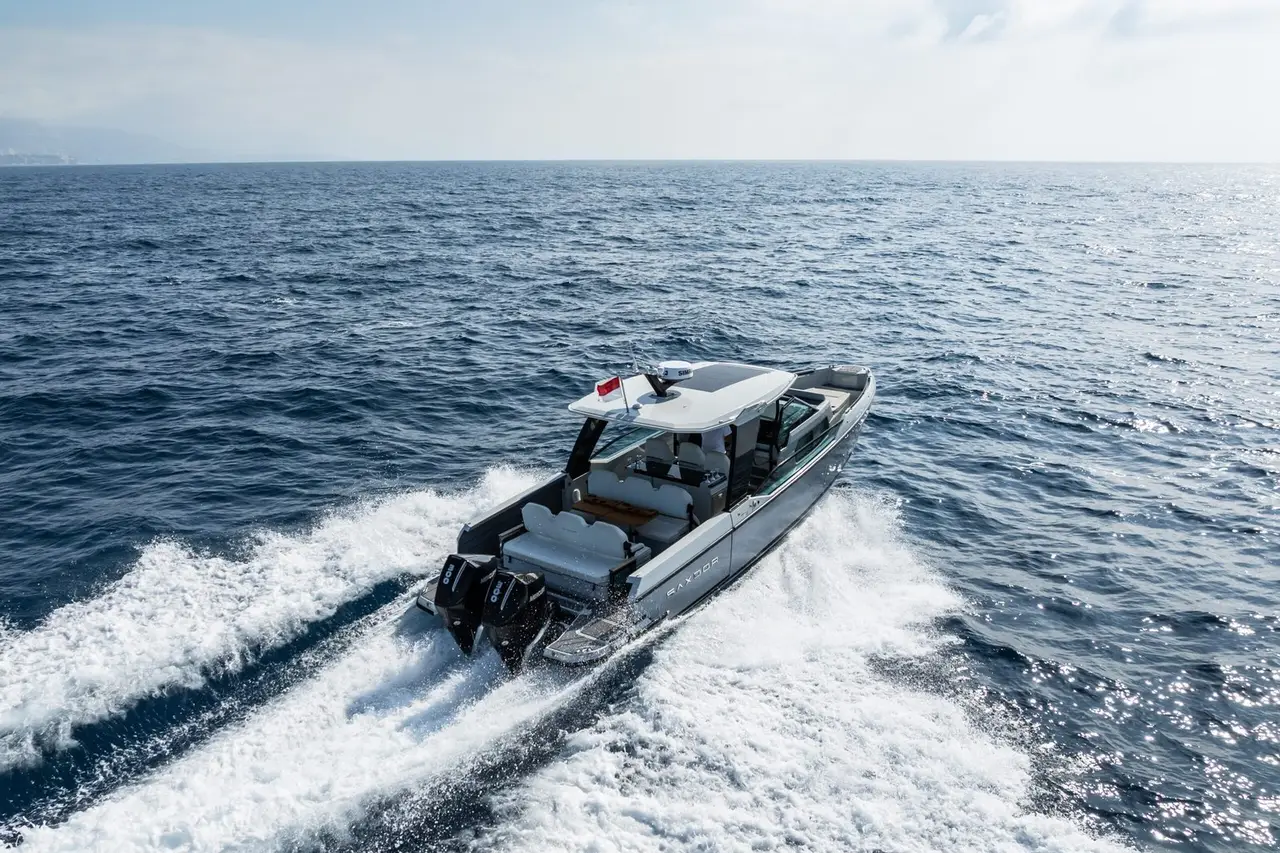 Saxdor 320, esterno — Sardinia Lux Yachts, Sardegna. Saxdor 320 — 10m
