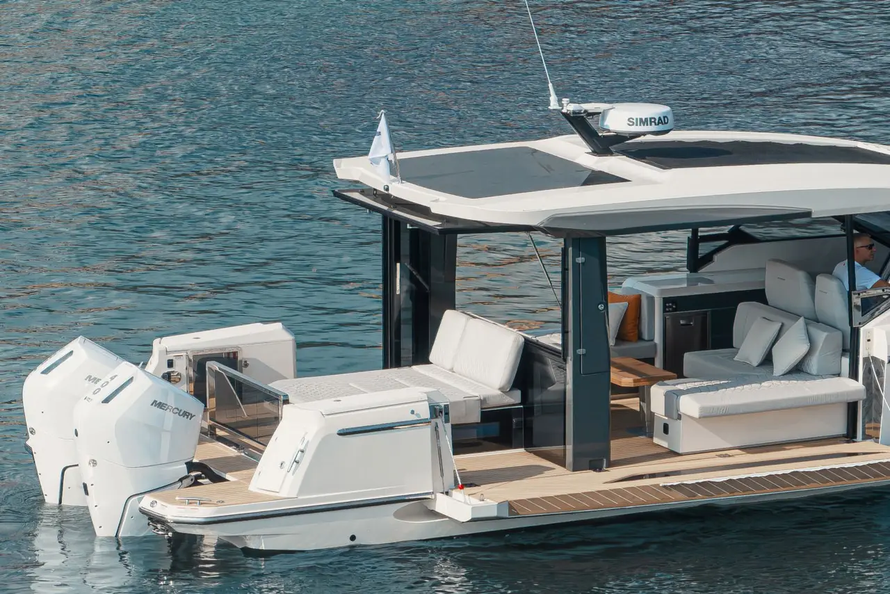 Saxdor 400 GTO, aft deck — Sardinia Lux Yachts, Sardinia. Saxdor 400 GTO — 12.4m