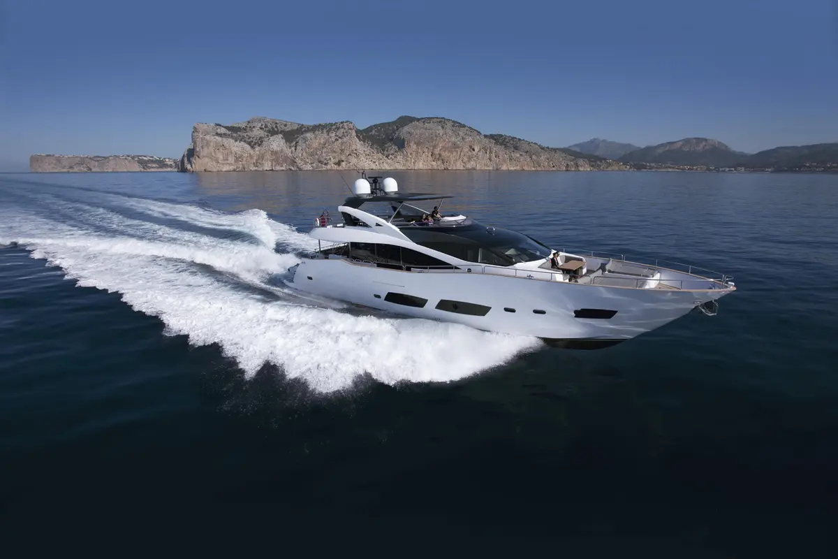 Sunseeker 28 — Sardinia Lux Yachts, Sardegna. Sunseeker 28 — 28m
