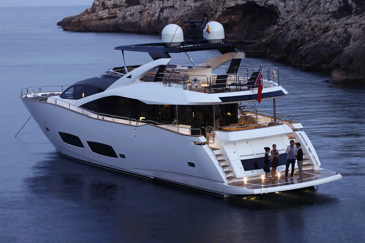 Sunseeker 28, esterno — Sardinia Lux Yachts, Sardegna. Sunseeker 28 — 28m