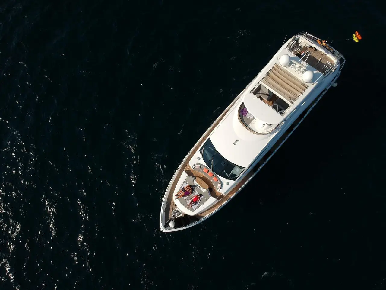 Sunseeker 88, cabina principale — Sardinia Lux Yachts, Sardegna. Sunseeker 88 — 27m