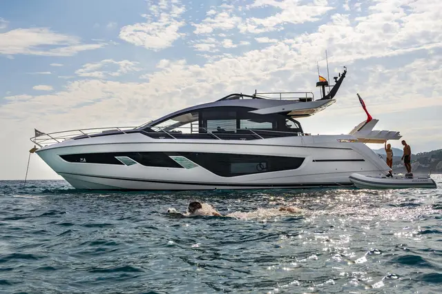 Sunseeker 65 Sport — Sardinia Lux Yachts, Sardinia