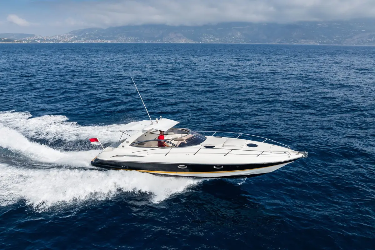 Superhawk 34 — Sardinia Lux Yachts, Cerdeña. Superhawk 34 — 11m