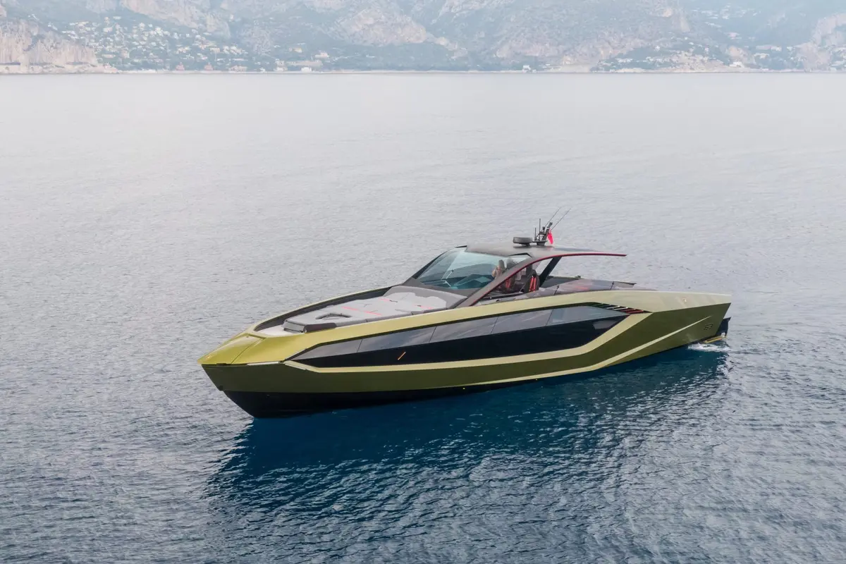 Lamborghini 63, esterno — Sardinia Lux Yachts, Sardegna. Lamborghini 63 — 20m