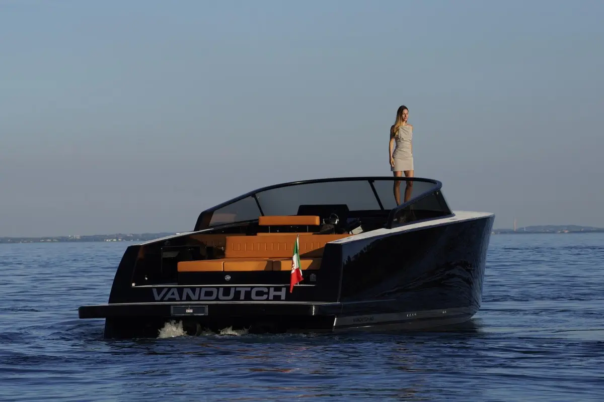 VanDutch 40, esterno — Sardinia Lux Yachts, Sardegna. VanDutch 40 — 12m