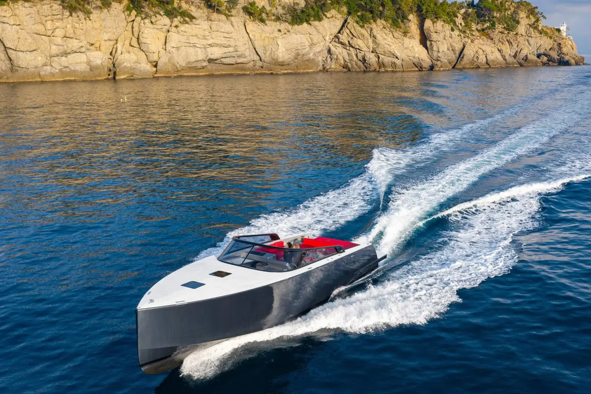 Vandutch 48, ponte principale — Sardinia Lux Yachts, Sardegna. Vandutch 48 — 15m