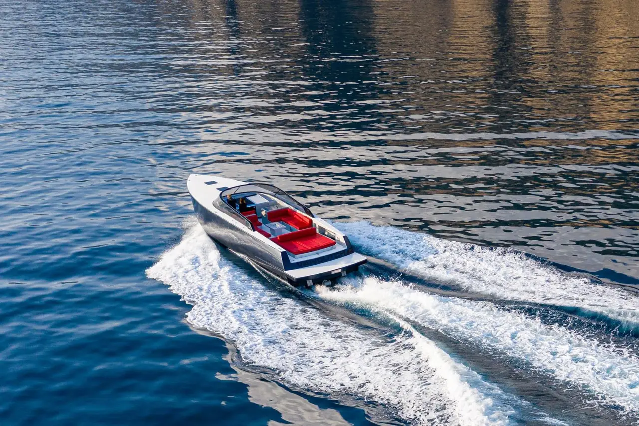 Vandutch 48, ponte di poppa — Sardinia Lux Yachts, Sardegna. Vandutch 48 — 15m