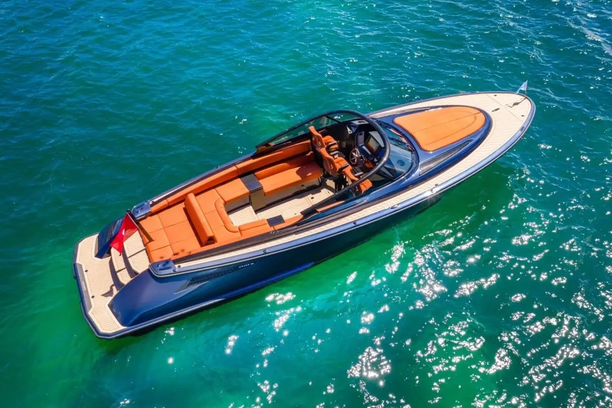 Wajer 38, extérieur — Sardinia Lux Yachts, Sardaigne. Une coque rapide pour les criques de la Costa Smeralda