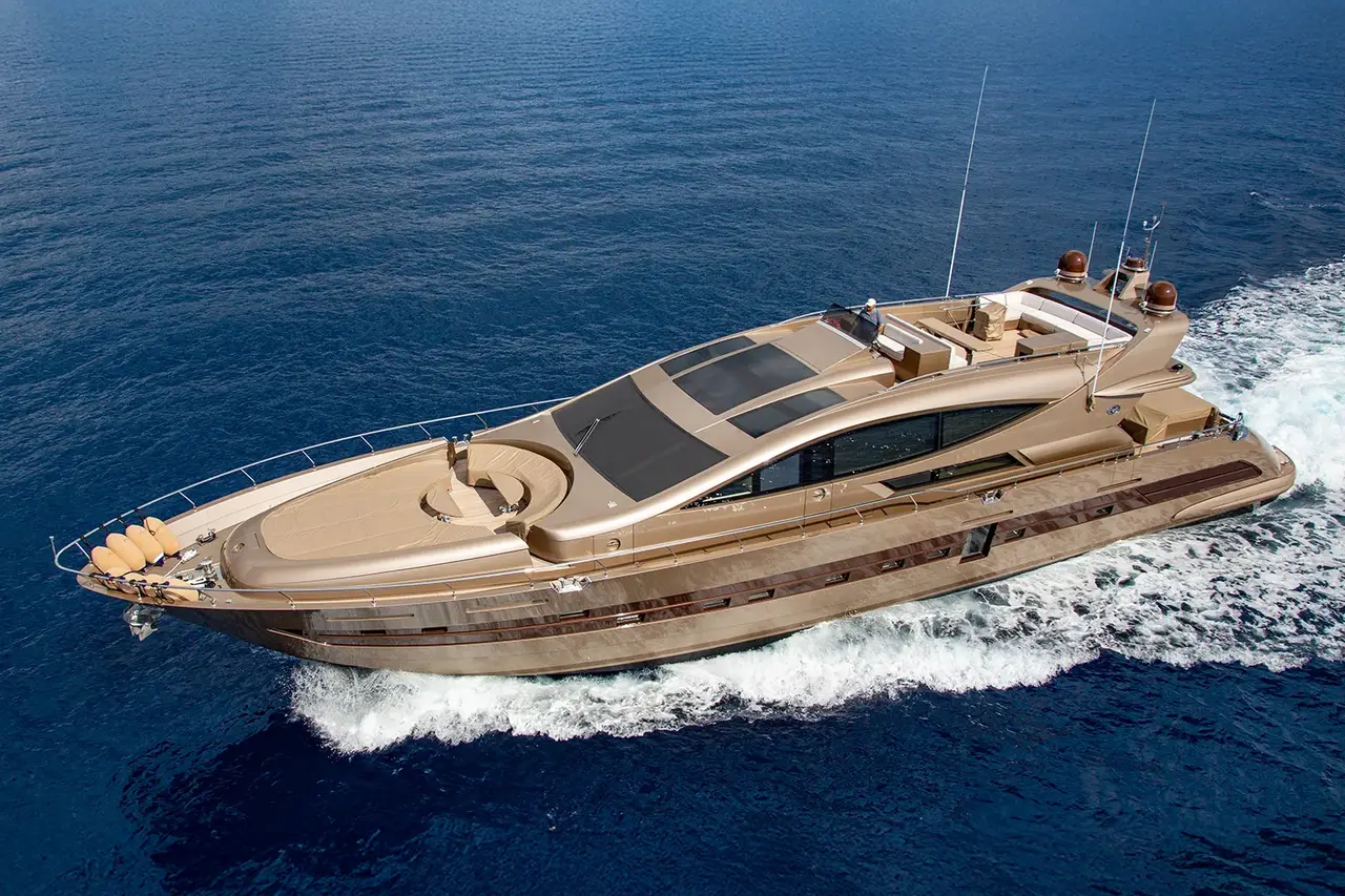 Wajer 38, extérieur — Sardinia Lux Yachts, Sardaigne. Une coque rapide pour les criques de la Costa Smeralda