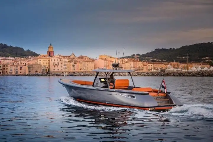 Wajer 38S, esterno — Sardinia Lux Yachts, Sardegna. Wajer 38S — 11m