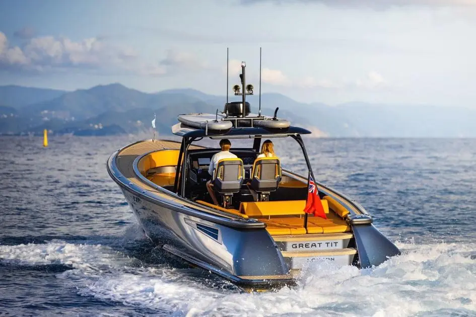 Wajer 38S, ponte di poppa — Sardinia Lux Yachts, Sardegna. Wajer 38S — 11m