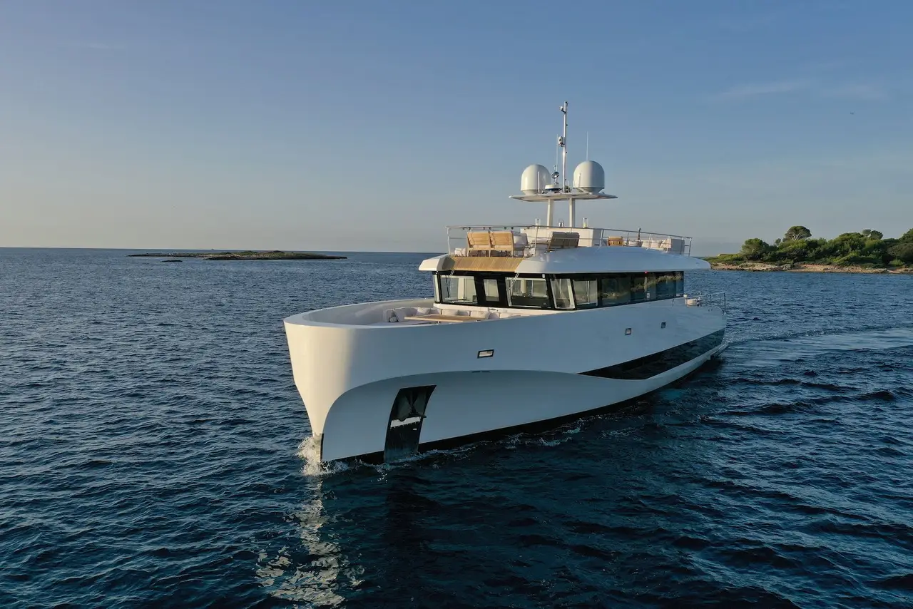 WallyAce 26, salon — Sardinia Lux Yachts, Sardegna. WallyAce 26 — 26m