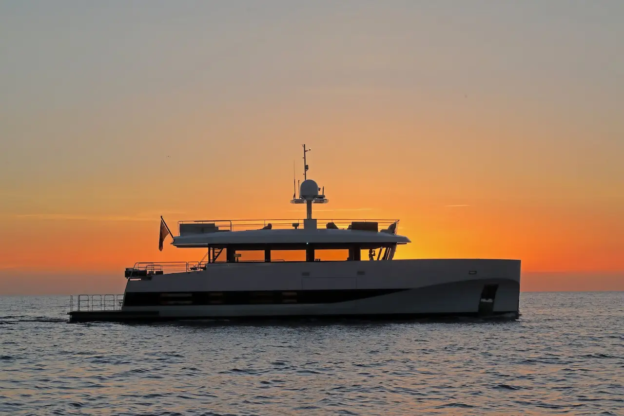 WallyAce 26, flybridge — Sardinia Lux Yachts, Sardegna. WallyAce 26 — 26m